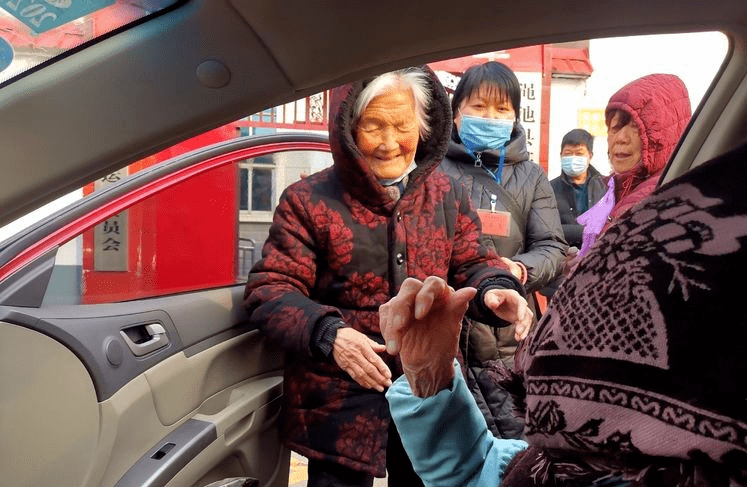 北京大学青岛校友会LOL比赛赌注平台助力老人为瘫痪儿子讨羊汤后续来了……
